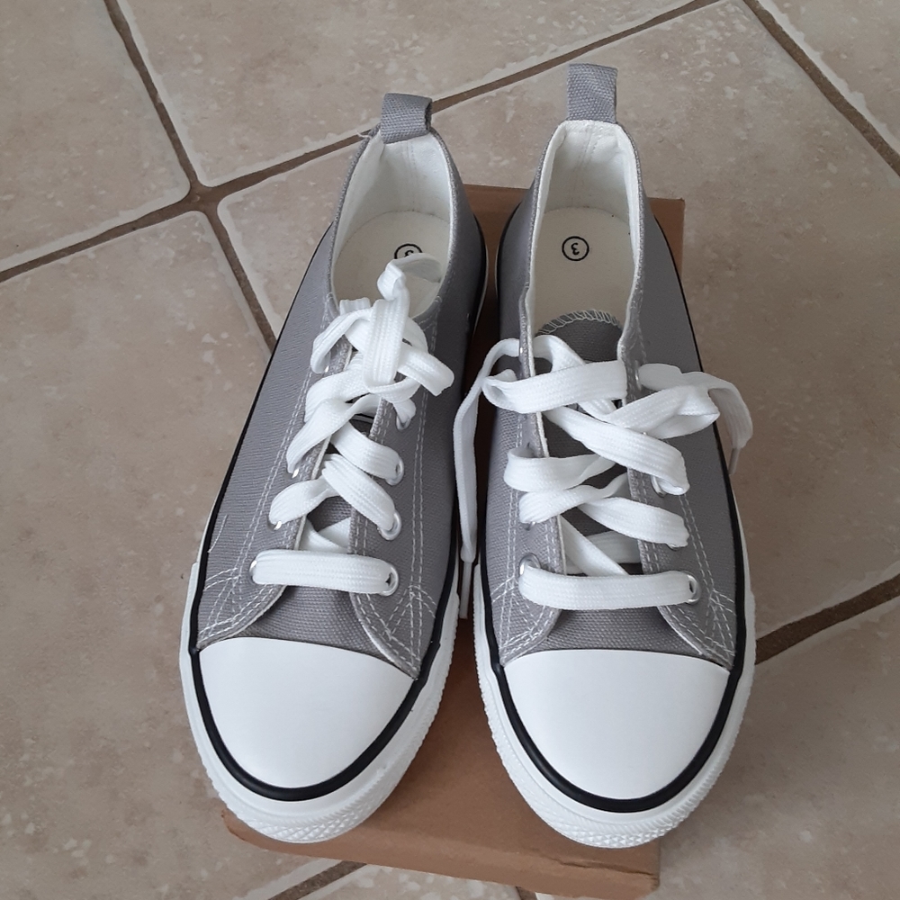 Boy youth size 3